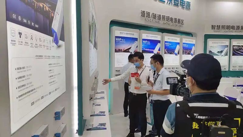 探展直播