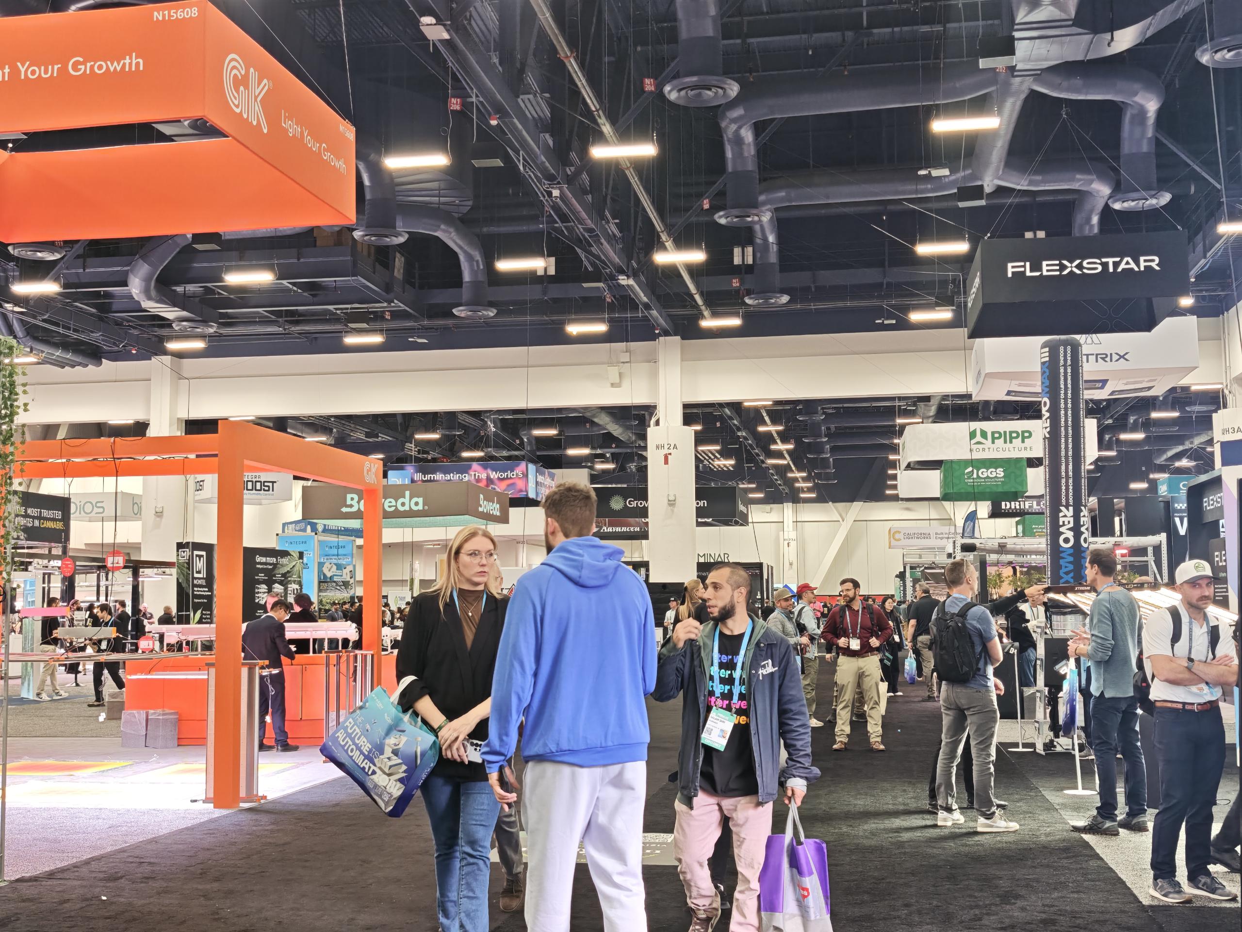 东菱电源闪耀拉斯维加斯国际大麻展，以创新科技领航植物照明未来